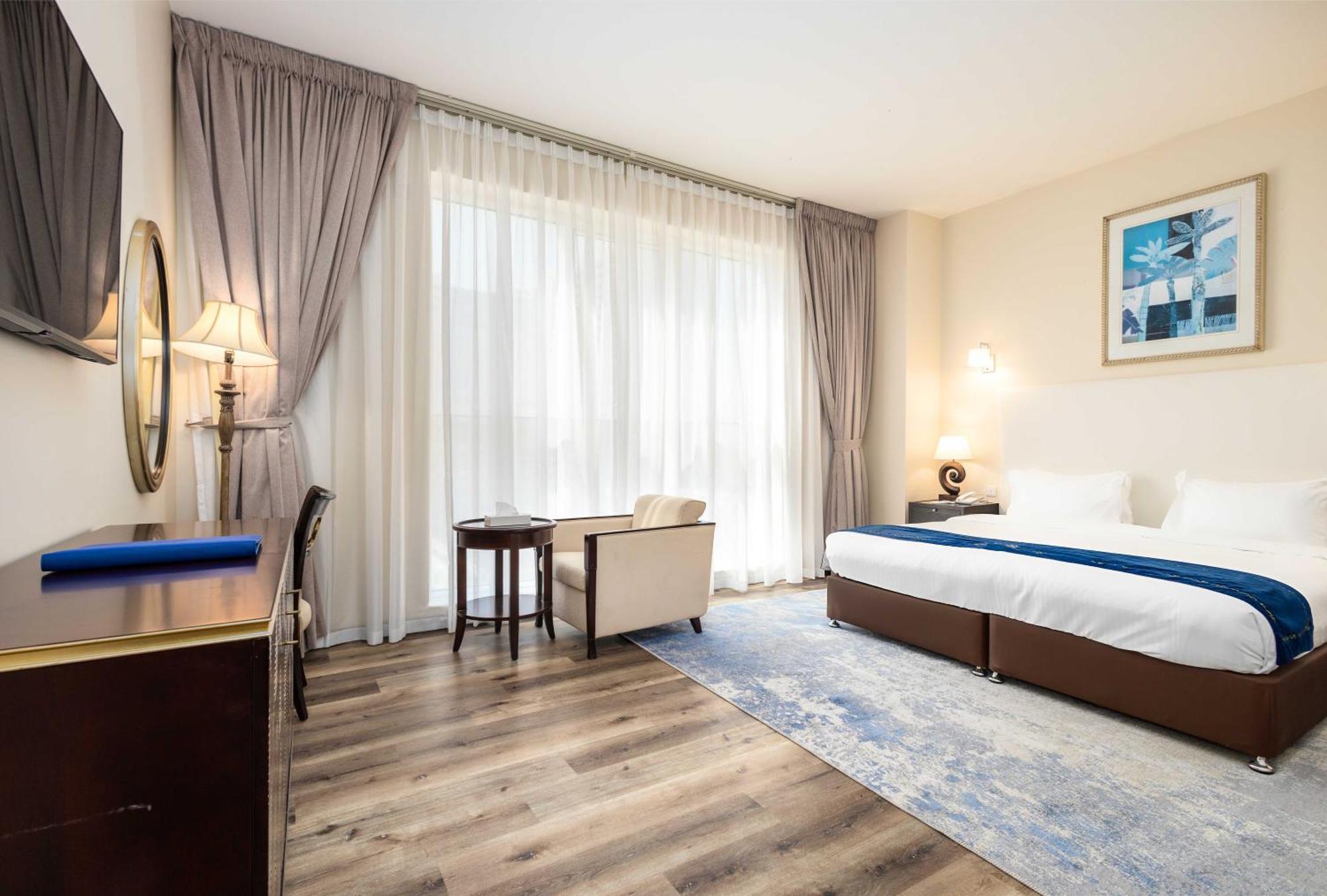 Elegant Escape In Al Nahda Apartment *